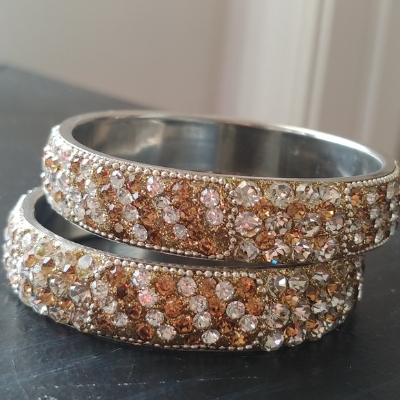 NWOT⭐⭐Cluster of super shiny stared bangles⭐⭐ - Picture 7 of 8